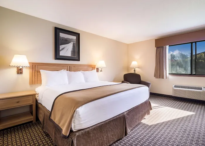 Best Western Golden Spike Inn & Suites